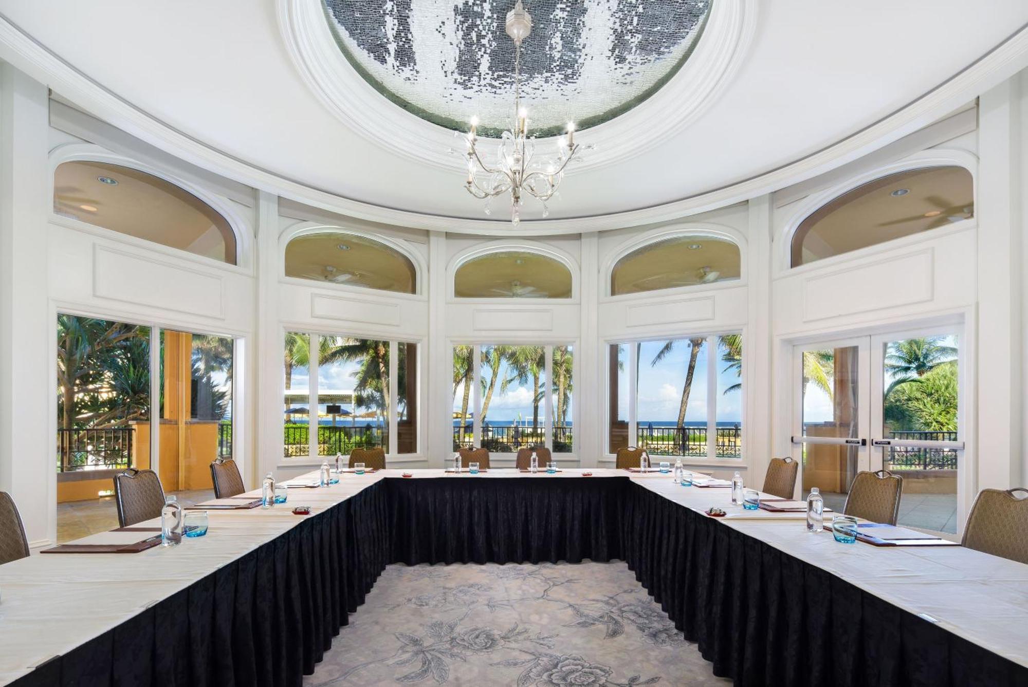 Resort Eau Palm & 5*