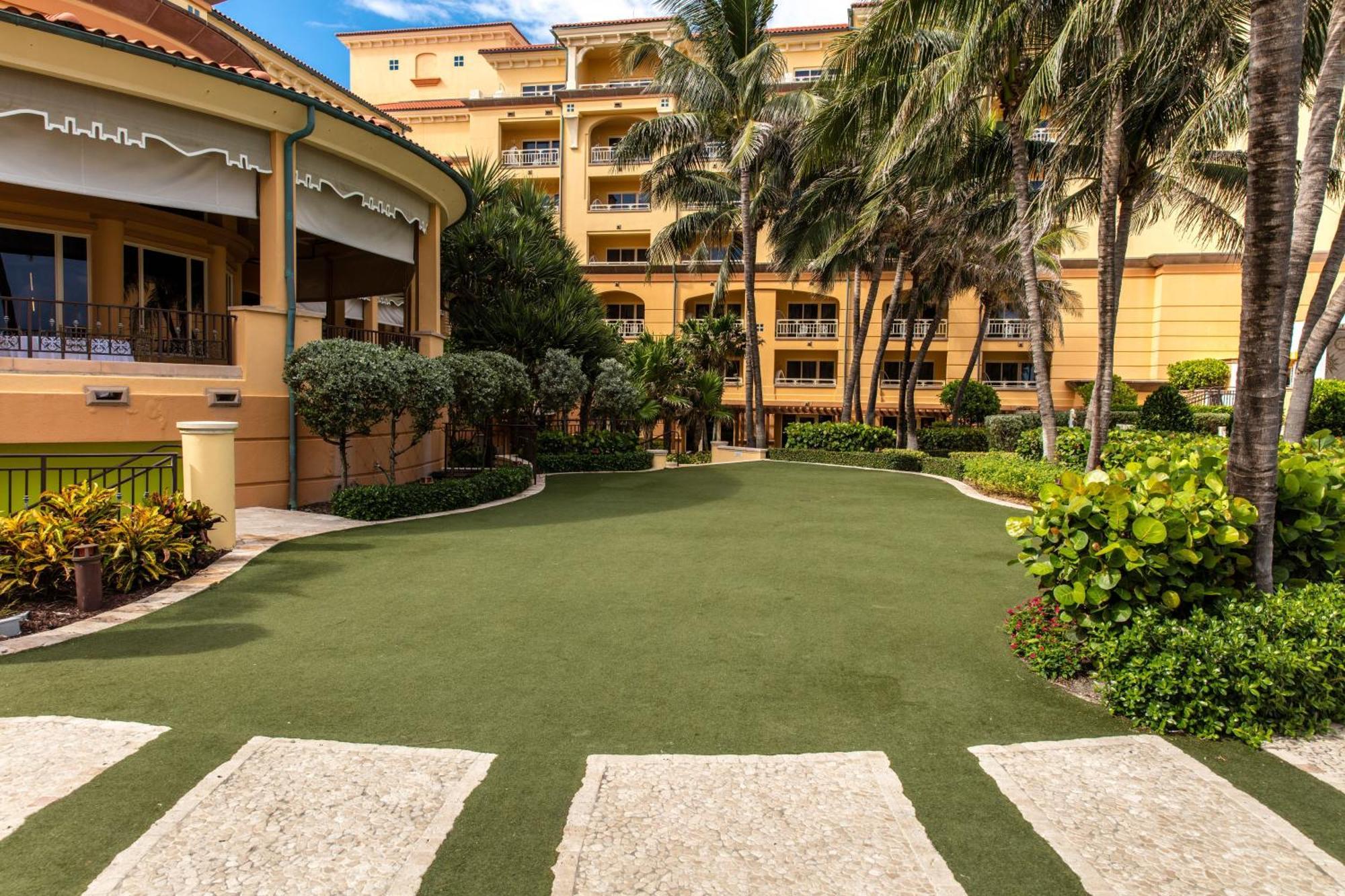 Eau Palm &