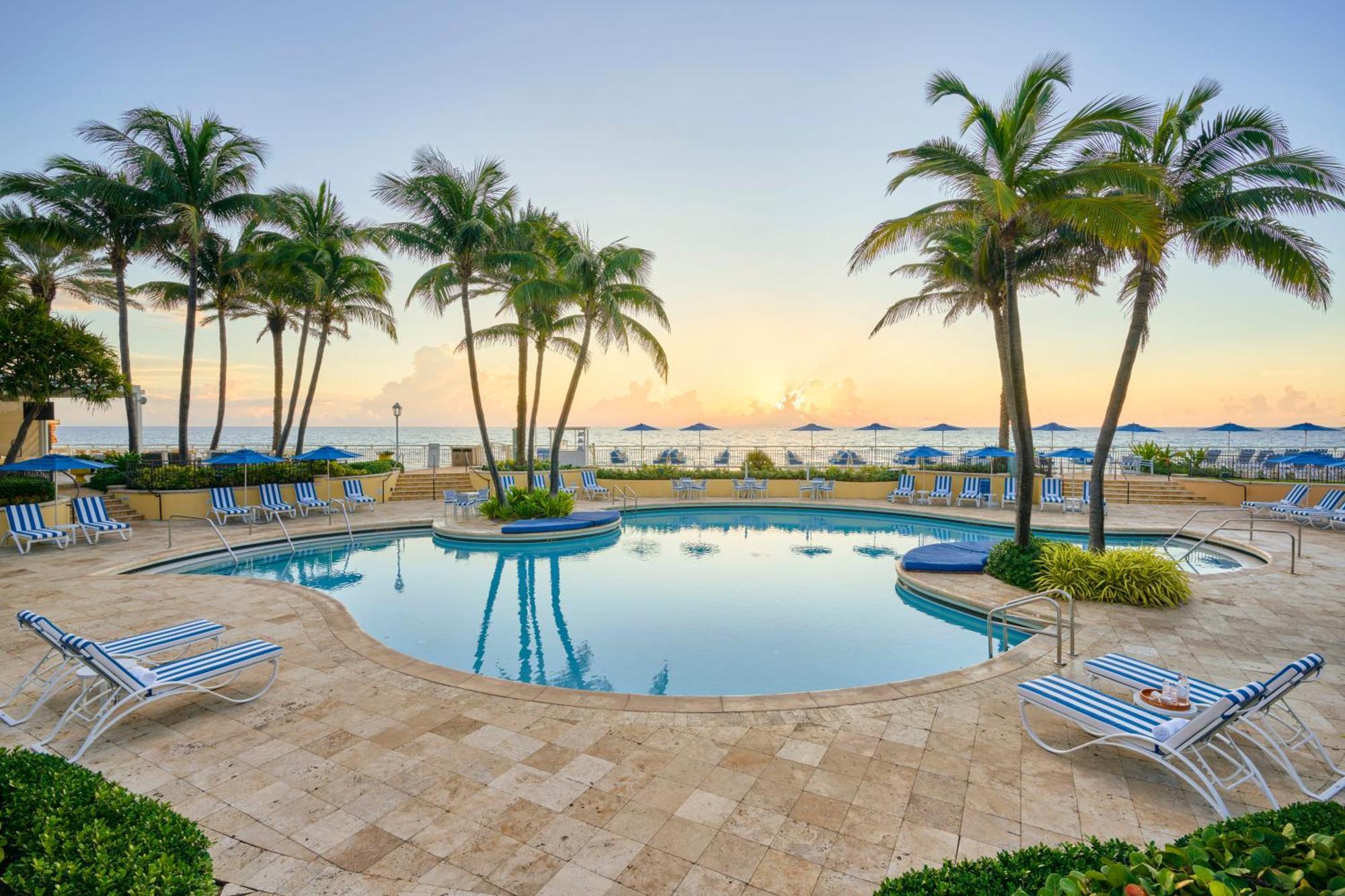 Resort Eau Palm &